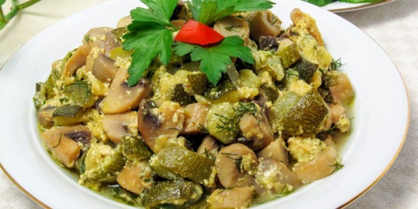 Овощное рагу с курицей