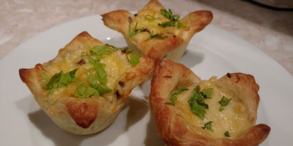 Жульен в тесте - пошаговые рецепты приготовления вкусной начинки в корзиночках, булочках или мешочках с фото