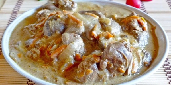 Печень с луком и морковью жареная или тушеная - пошаговые рецепты приготовления в домашних условиях с фото