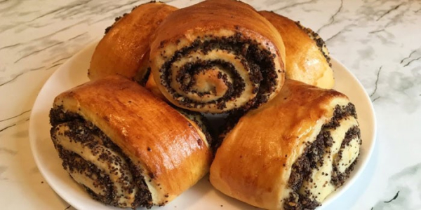 Булочки с маком
