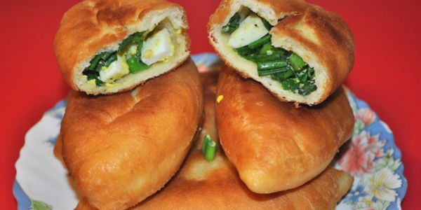 Пирожки с луком и яйцом в духовке