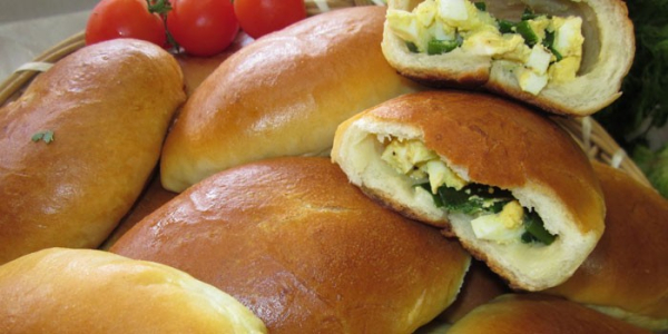 Пирожки с луком и яйцом в духовке