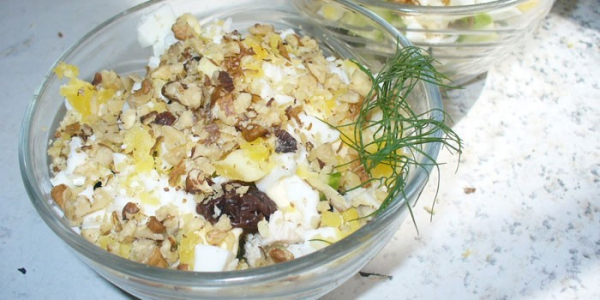 Салат с черносливом и грецким орехом - пошаговые рецепты приготовления с курицей, говядиной и индейкой