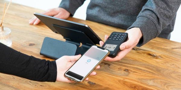 В России снова можно будет платить с iPhone — через Bluetooth В России снова можно будет платить с iPhone — через Bluetooth