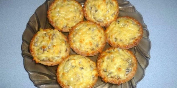 Жульен в тесте - пошаговые рецепты приготовления вкусной начинки в корзиночках, булочках или мешочках с фото