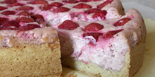 Пирог с замороженной клубникой