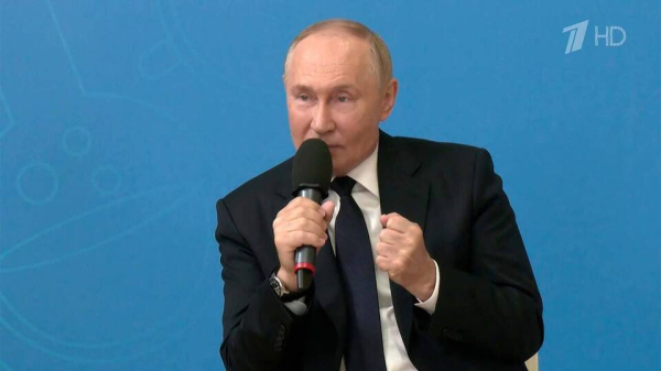 Владимир Путин в&nbsp;Туве провел открытый урок, где говорил о&nbsp;традициях и&nbsp;защите будущего