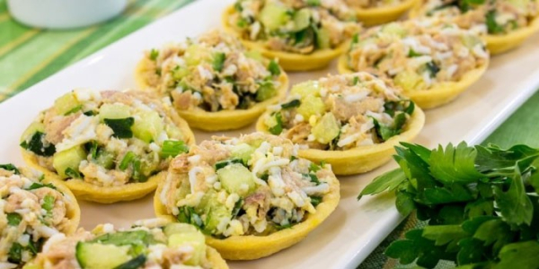Тарталетки с тунцом - как вкусно приготовить по пошаговым рецептам закуску и красиво сервировать Тарталетки с тунцом - как вкусно приготовить по пошаговым рецептам закуску и красиво сервировать