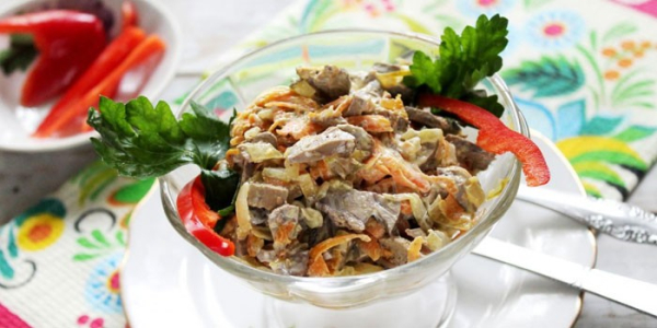 Салат с печенью и морковью - пошаговые рецепты приготовления с луком, солеными огурцами, фасолью или грибами