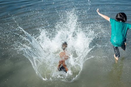 Врач-педиатр Морозова: купание в&nbsp;пресных водоемах может быть опасным из-за паразитов