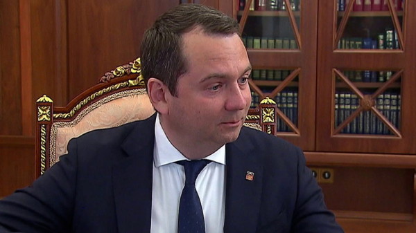 &laquo;В&nbsp;боевом строю&raquo;&nbsp;&mdash; Чибис рассказал Путину о&nbsp;самочувствии после покушения