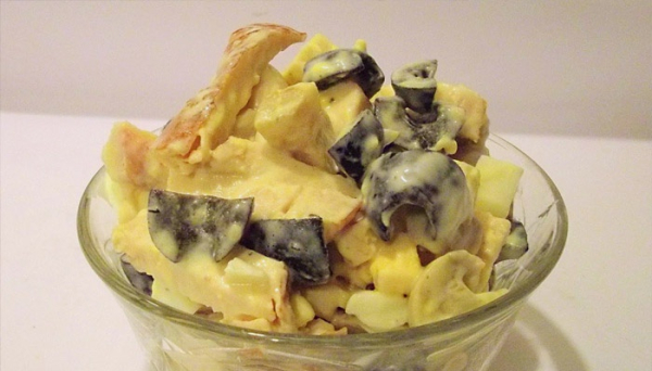 Салат с копченой куриной грудкой Салат с копченой куриной грудкой