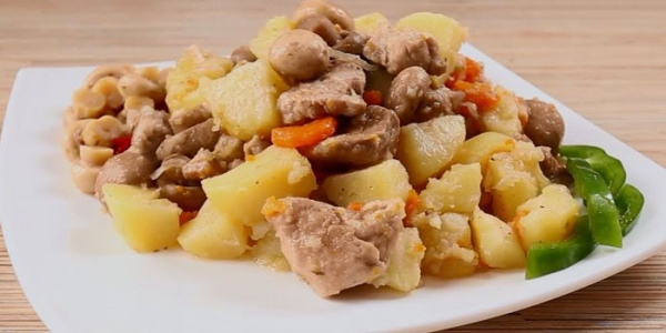 Жаркое из курицы - пошаговые рецепты приготовления в кастрюле, мультиварке или духовке Жаркое из курицы - пошаговые рецепты приготовления в кастрюле, мультиварке или духовке