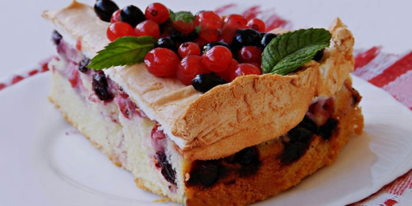 Пирог с замороженной клубникой