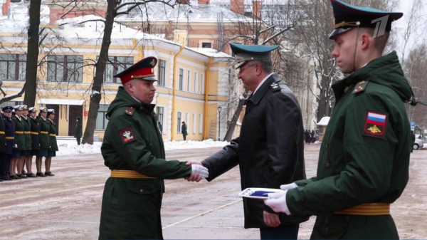 В Петербурге вручили дипломы выпускникам ВМА имени Кирова В Петербурге вручили дипломы выпускникам ВМА имени Кирова