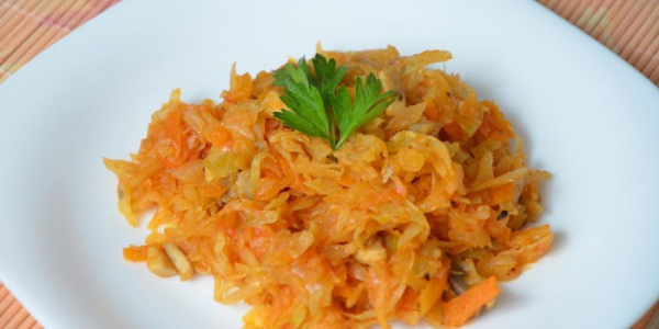 Тушеная капуста с сосисками - пошаговые рецепты приготовления на сковороде, в духовке или мультиварке Тушеная капуста с сосисками - пошаговые рецепты приготовления на сковороде, в духовке или мультиварке