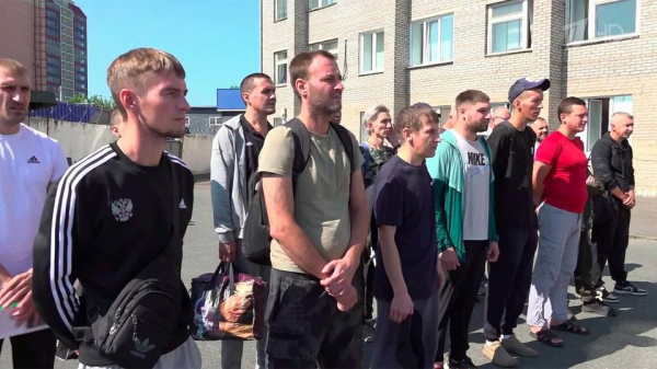 Все больше мужчин приходят подписывать контракты, чтобы принять участие в&nbsp;спецоперации