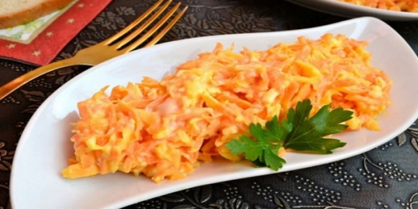 Салат с морковью и сыром - как готовить в домашних условиях по пошаговым рецептам с фото Салат с морковью и сыром - как готовить в домашних условиях по пошаговым рецептам с фото